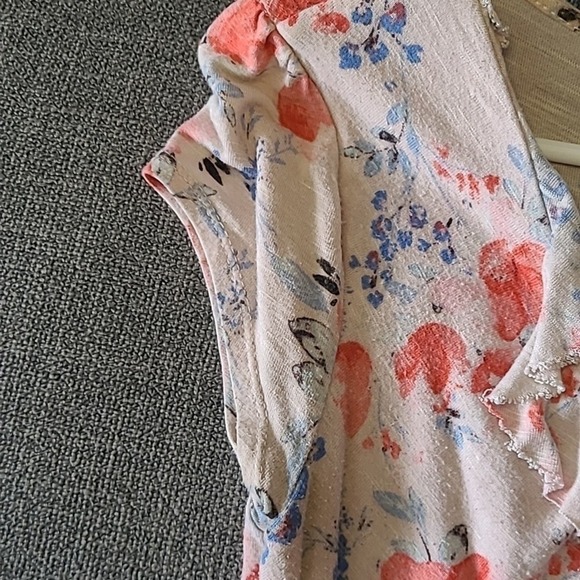 Candies‎ short sleeve flower pattern shirt. Size small - Picture 3 of 4